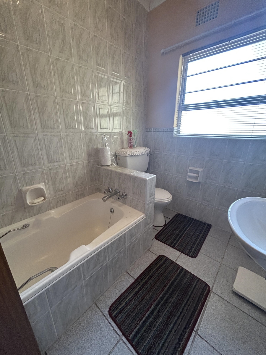 3 Bedroom Property for Sale in Beacon Bay Eastern Cape